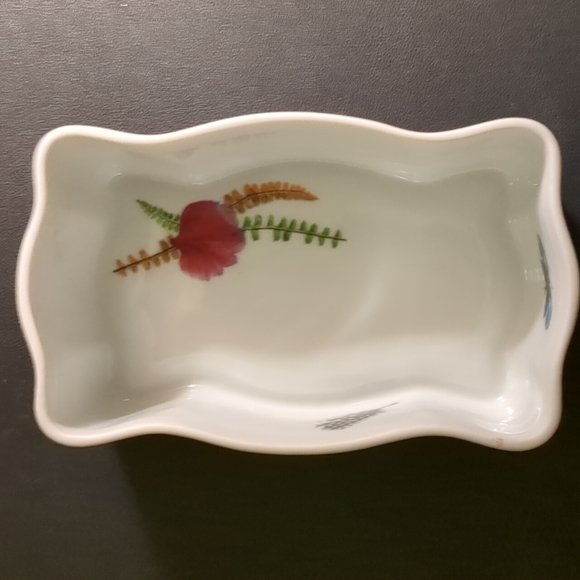 Christian LaCroix x Vista Alegre porcelain box - Picture 3 of 8